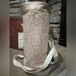 Chicos Beverage Carrier